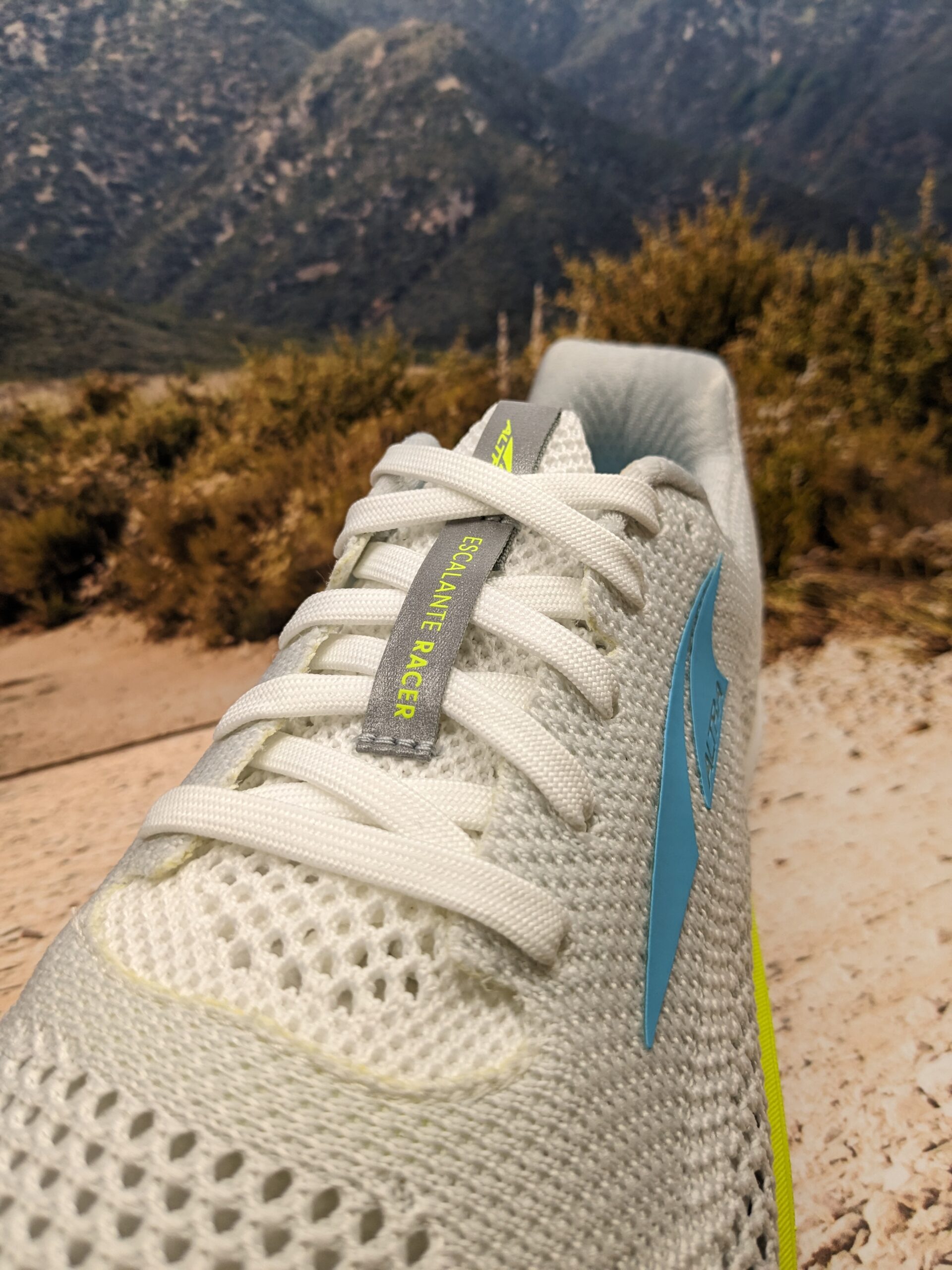Altra Escalante Racer lacing