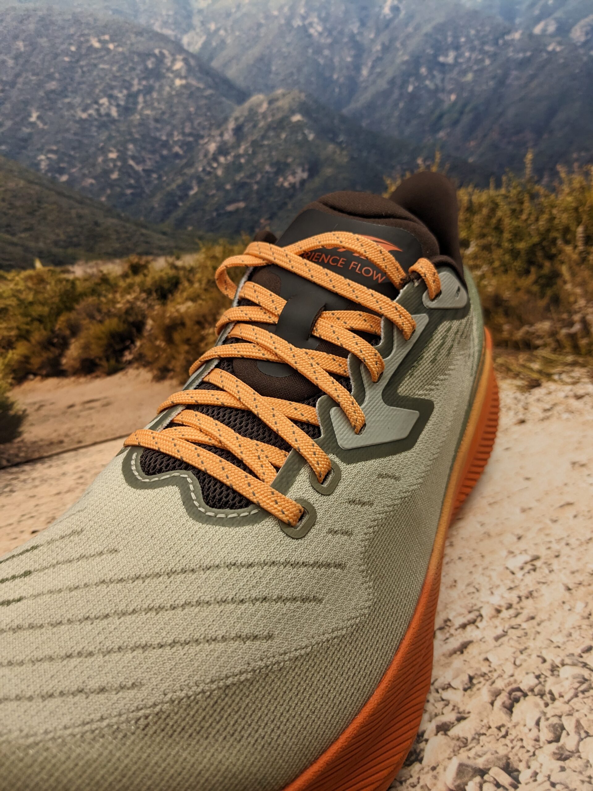 Altra Experience Flow lacing