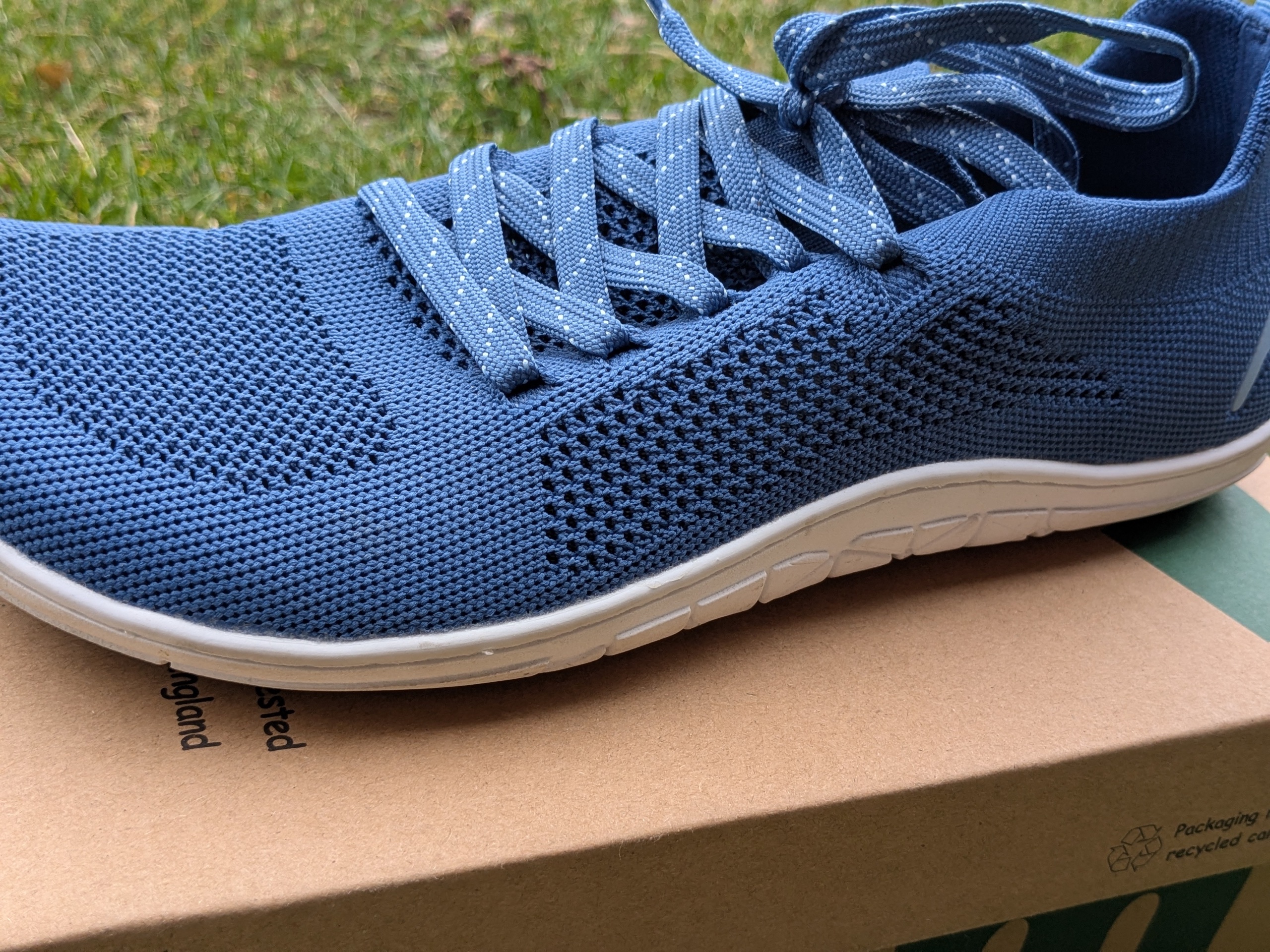 Freet Tanga 3 lacing threaded directly through the knit upper