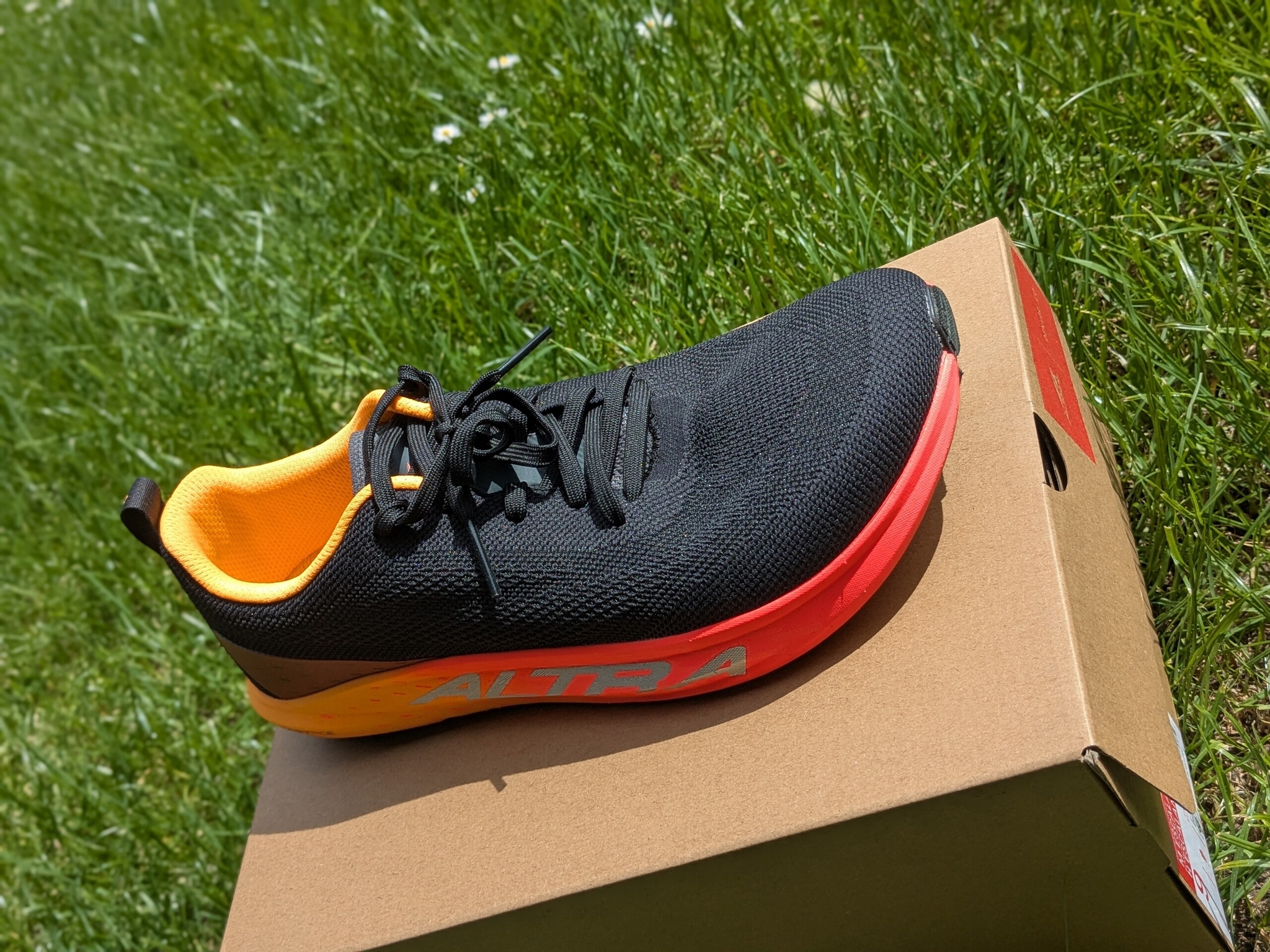 Altra Vanish Pulse side profile showing the 22mm midsole