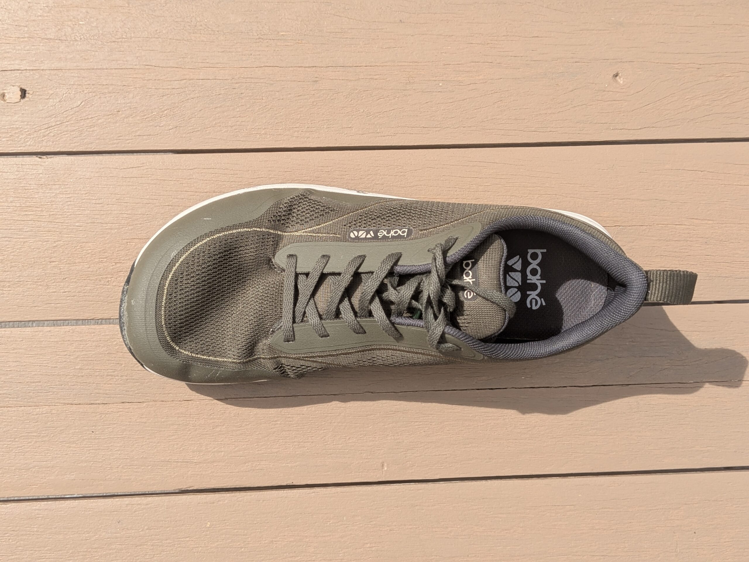 Bahé Revive Adapt fit showing average width and secure construction