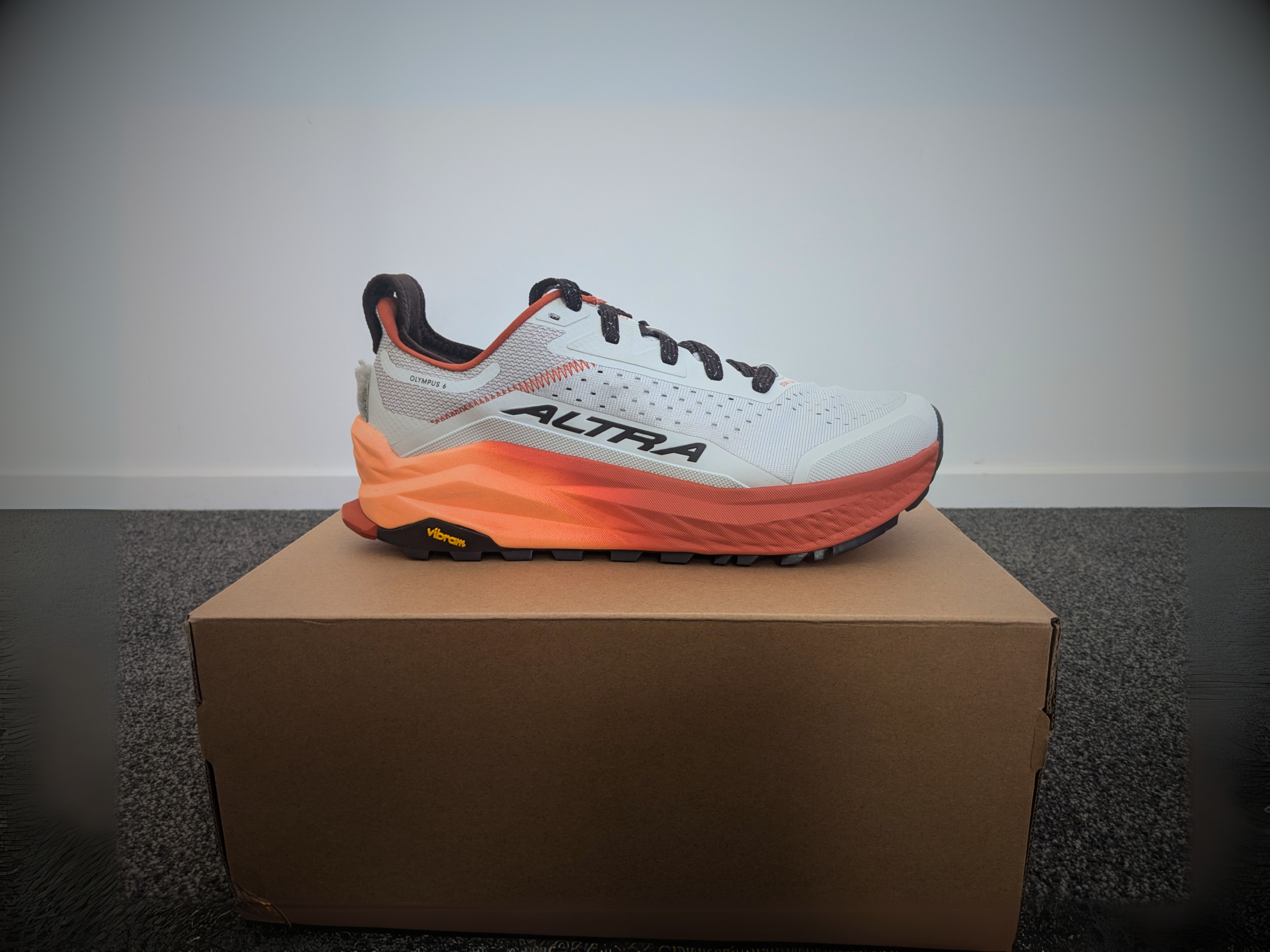 ALTRA OLYMPUS 6スニーカー グレー/オレンジ Altra Olympus 6 Shoe